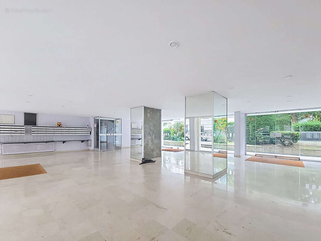 Appartement à PARIS-14E