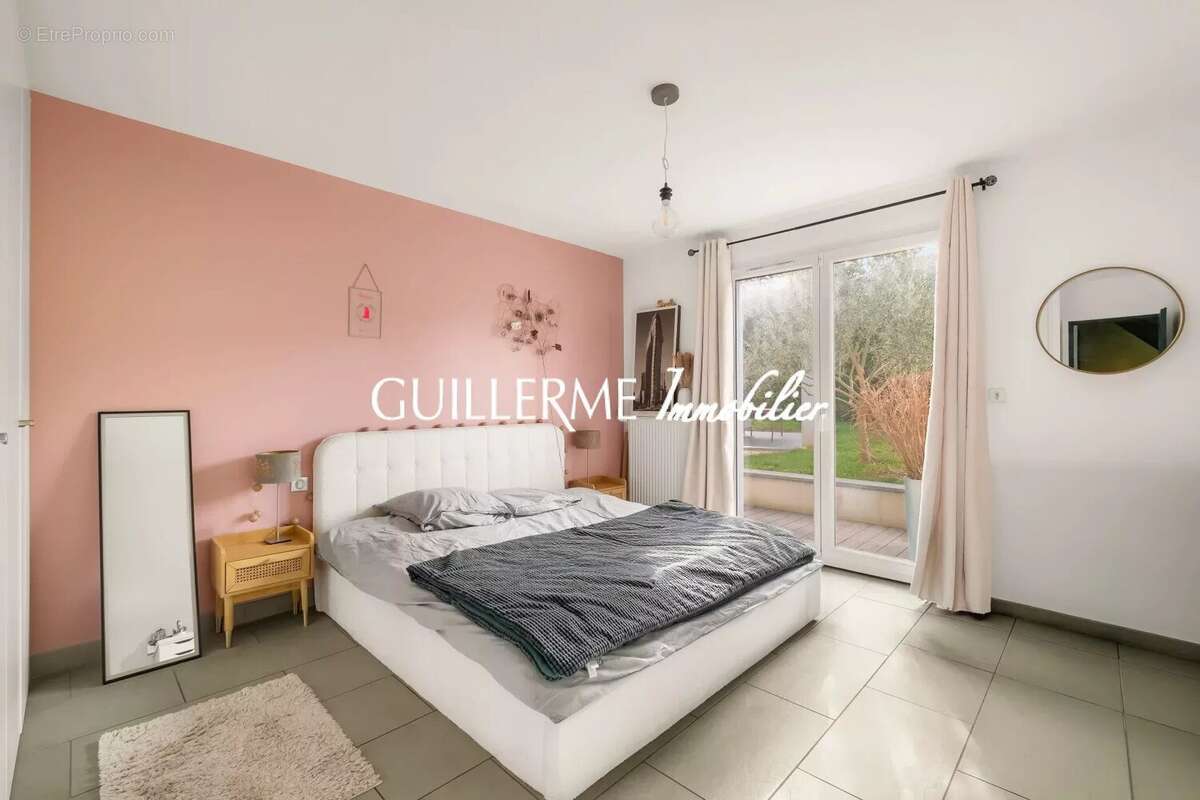 Maison à LA TOUR-DE-SALVAGNY