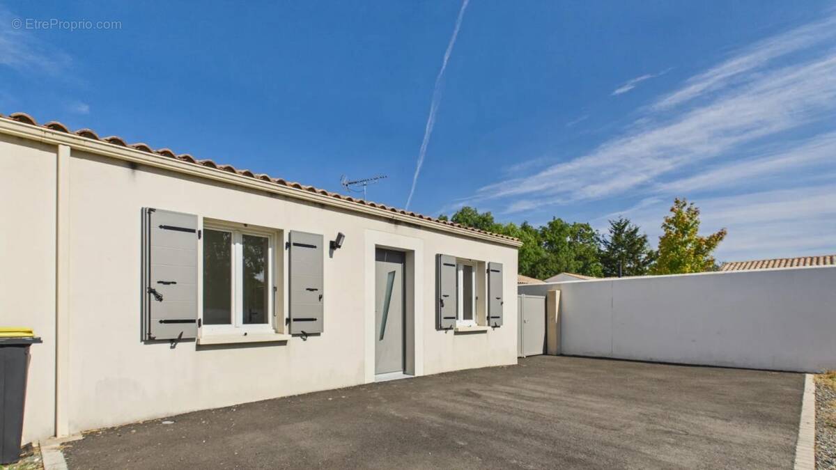 Maison à SAINTE-SOULLE