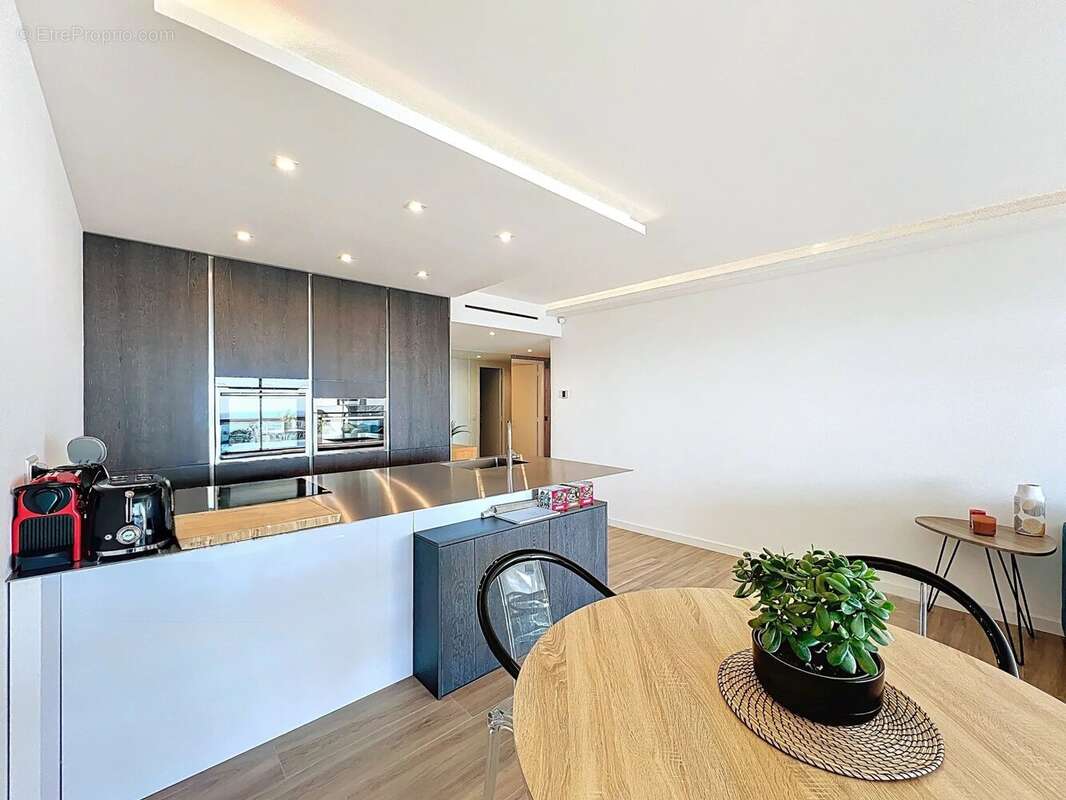 Appartement à LE CANNET