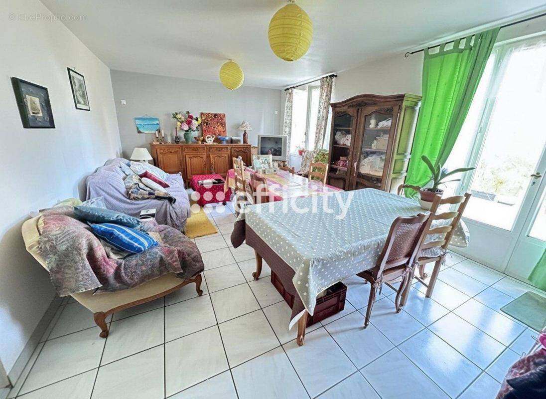 Maison à DAMPIERRE-EN-BURLY