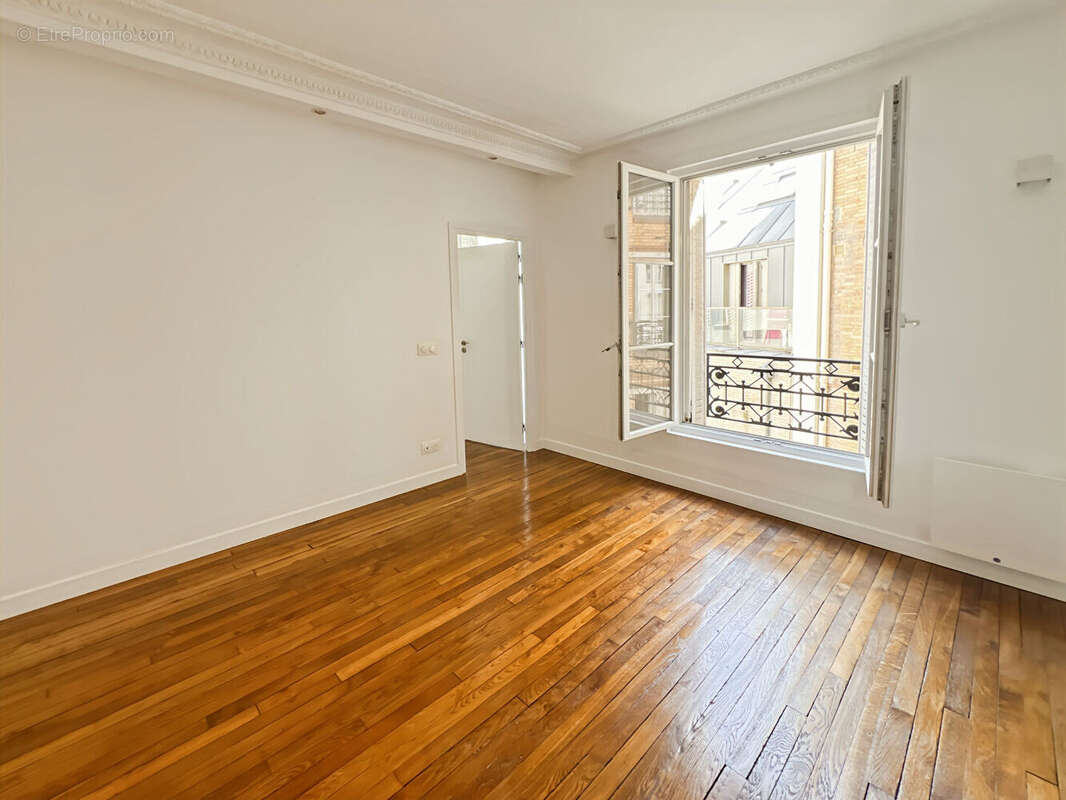 Appartement Paris 3 pièce(s) 50 m2 - photo 9
