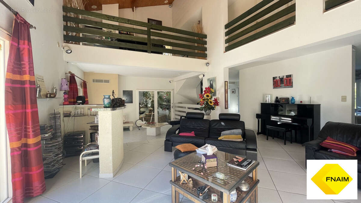 Maison 285 m² à Laroque-Timbaut  - photo 6