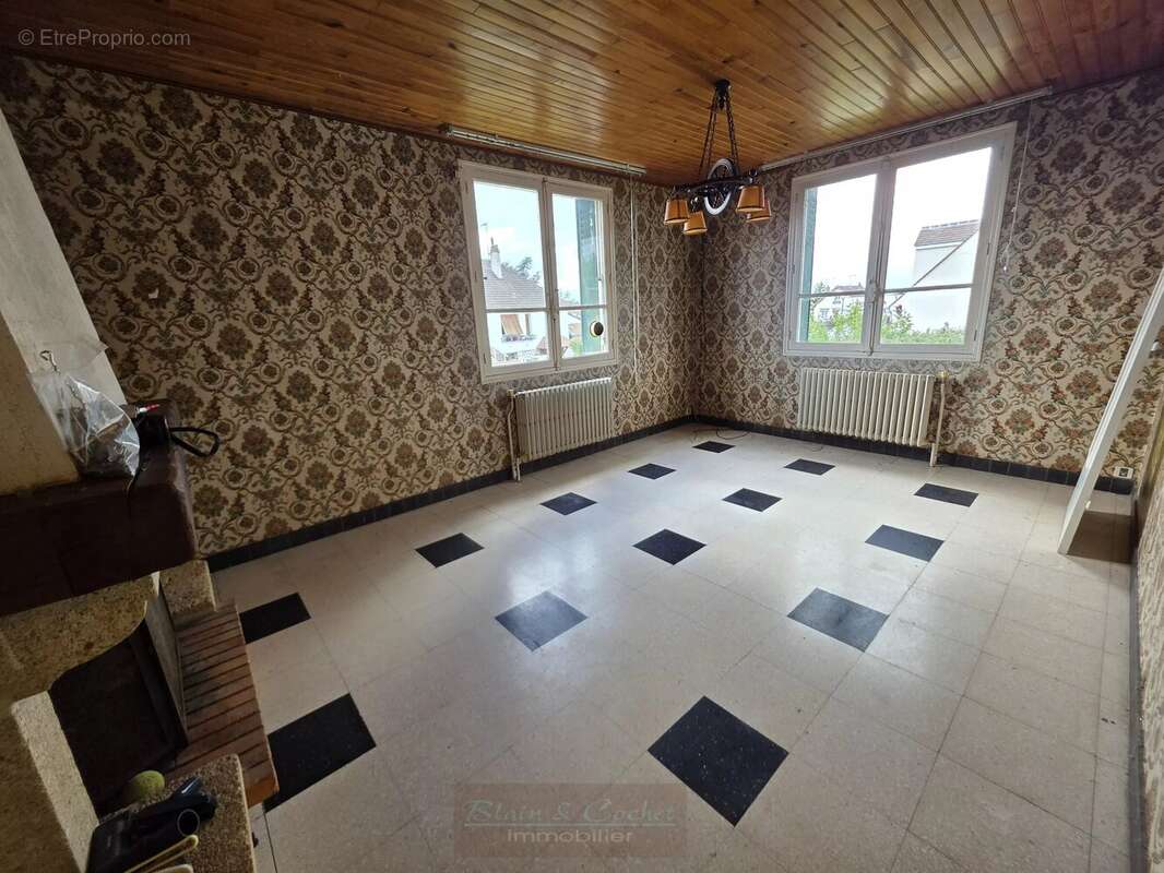Maison à AMILLY