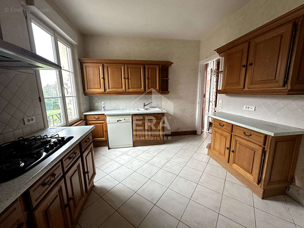 Maison à COUCY-LE-CHATEAU-AUFFRIQUE