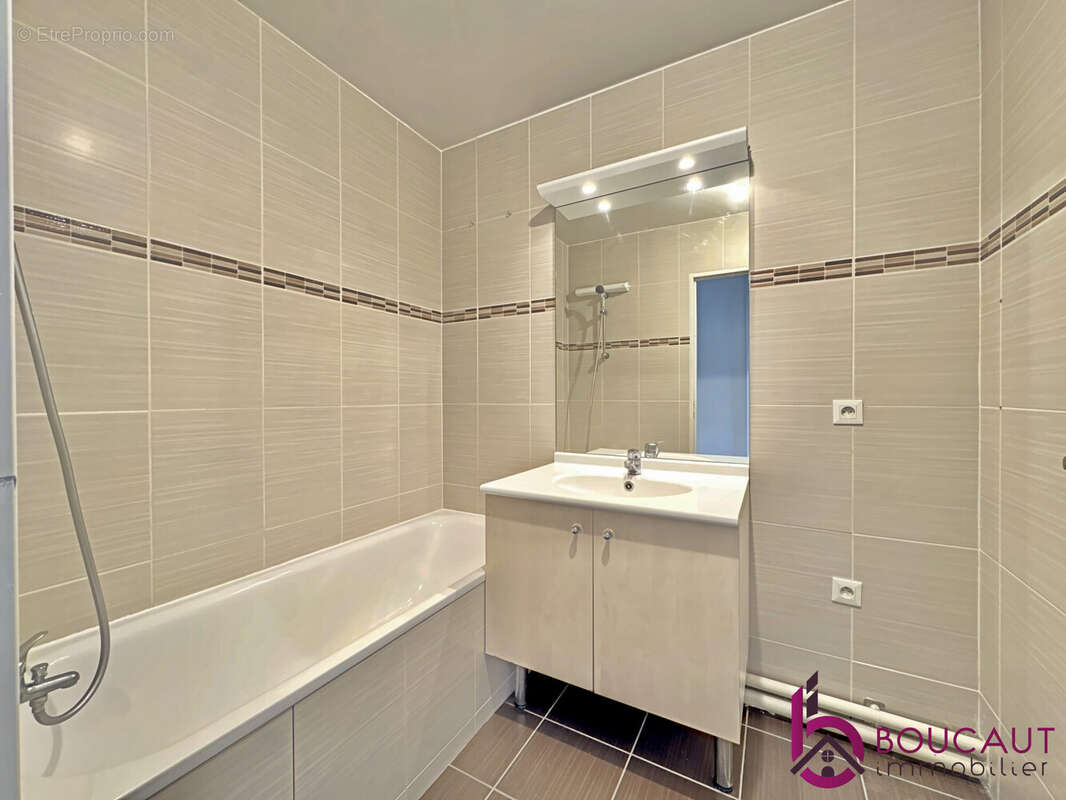 Appartement à LE PLESSIS-ROBINSON