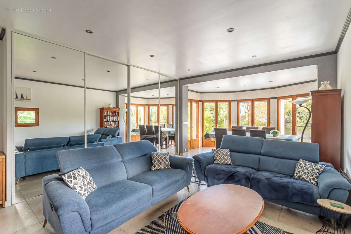 Maison à SAINT-SYLVESTRE-SUR-LOT