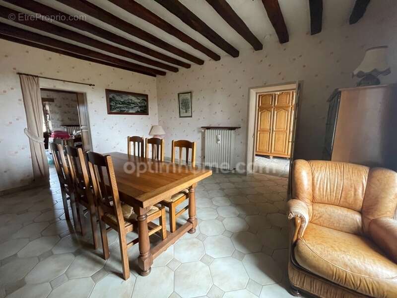Maison  sur 8853 m2  avec étang, jardin plat et dépendances - photo 14