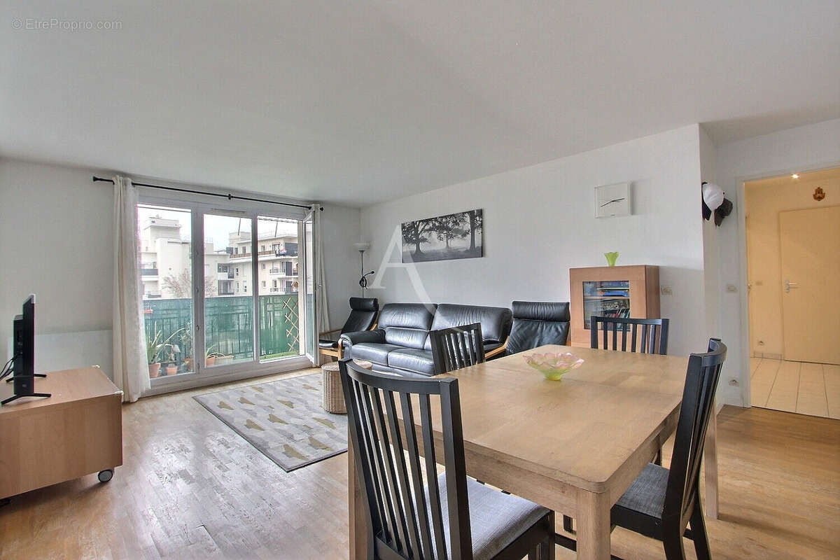 Appartement à VILLENEUVE-LA-GARENNE