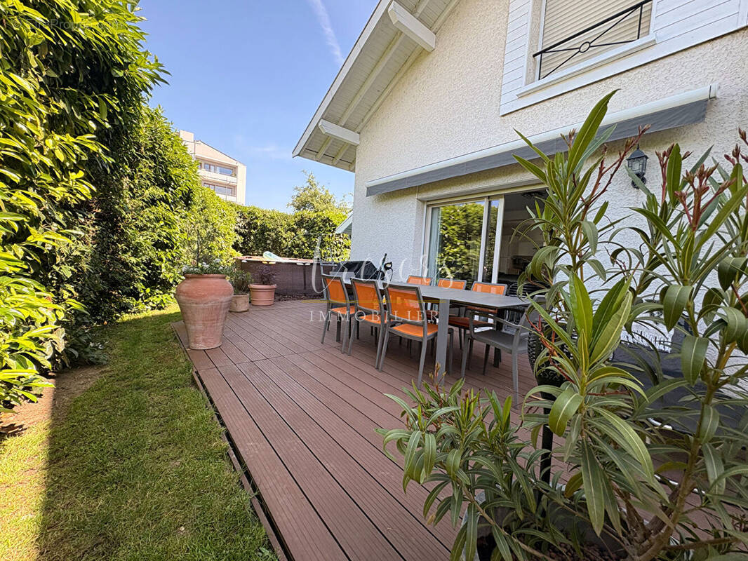 Maison à DIVONNE-LES-BAINS