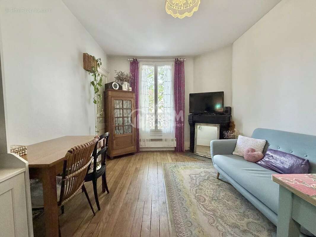 Appartement à COURBEVOIE