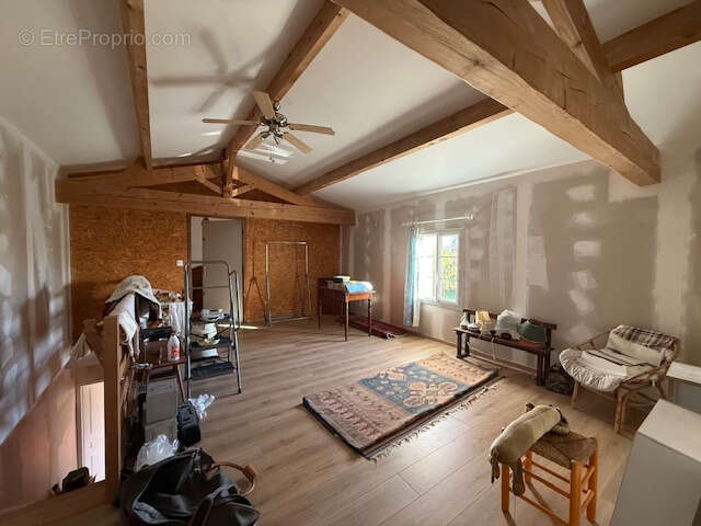 Maison à SAINT-BONNET-SUR-GIRONDE