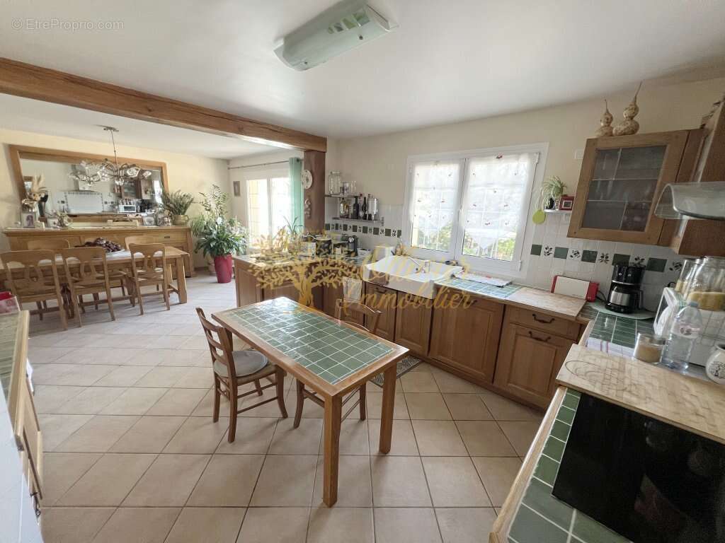 Maison à LA QUEUE-EN-BRIE