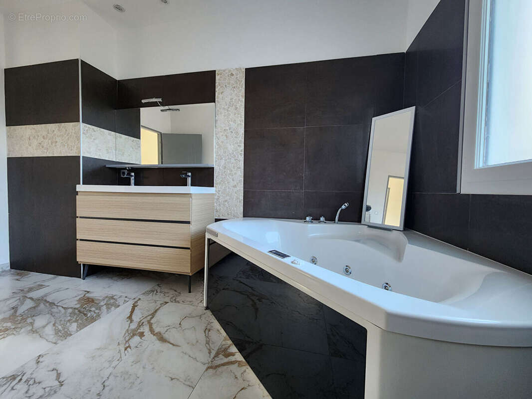 Maison moderne grands volumes - photo 10