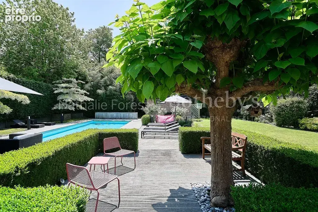 EXCLUSIVITÉ – Croix, splendide maison contemporaine ,4 ch, piscine extérieure. - photo 8
