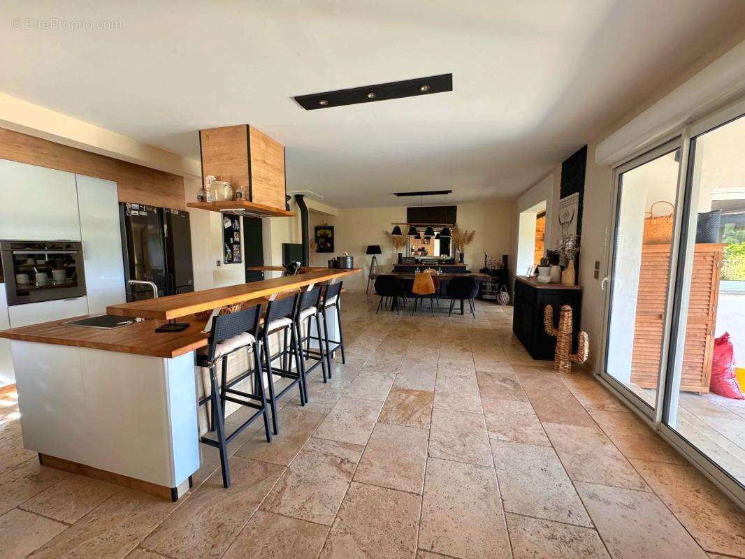 Maison à GINASSERVIS