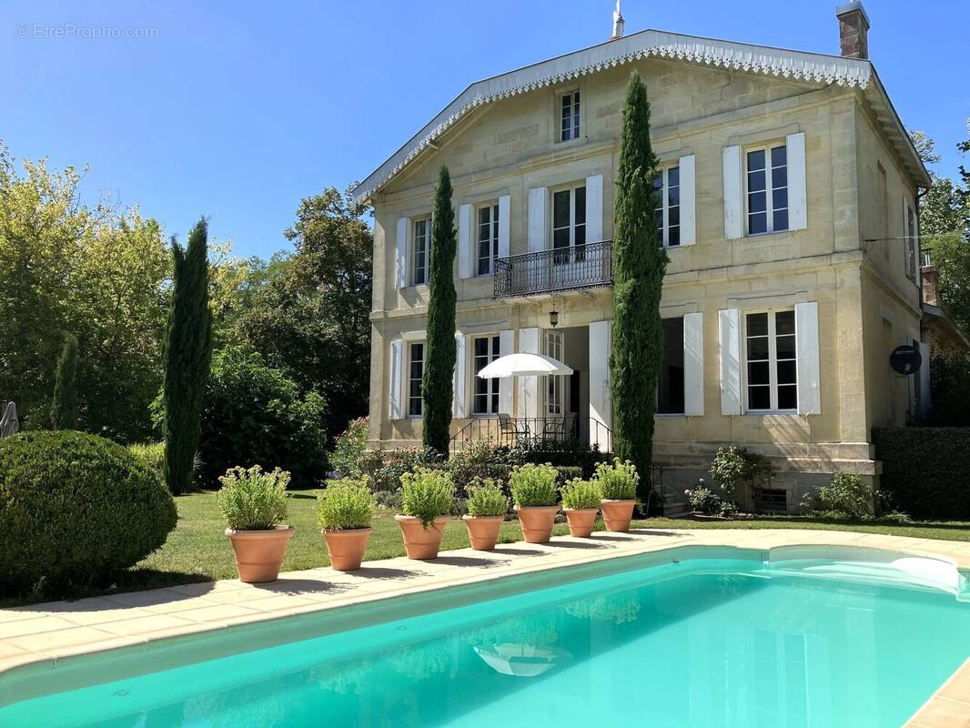 Maison à COUTRAS