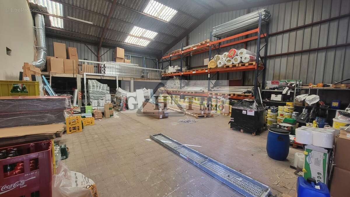Commerce à COUBRON