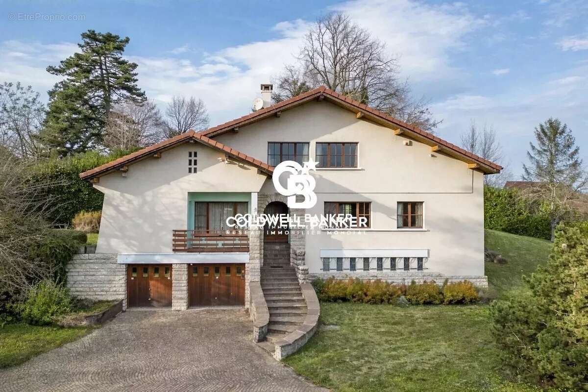 Maison à VETRAZ-MONTHOUX