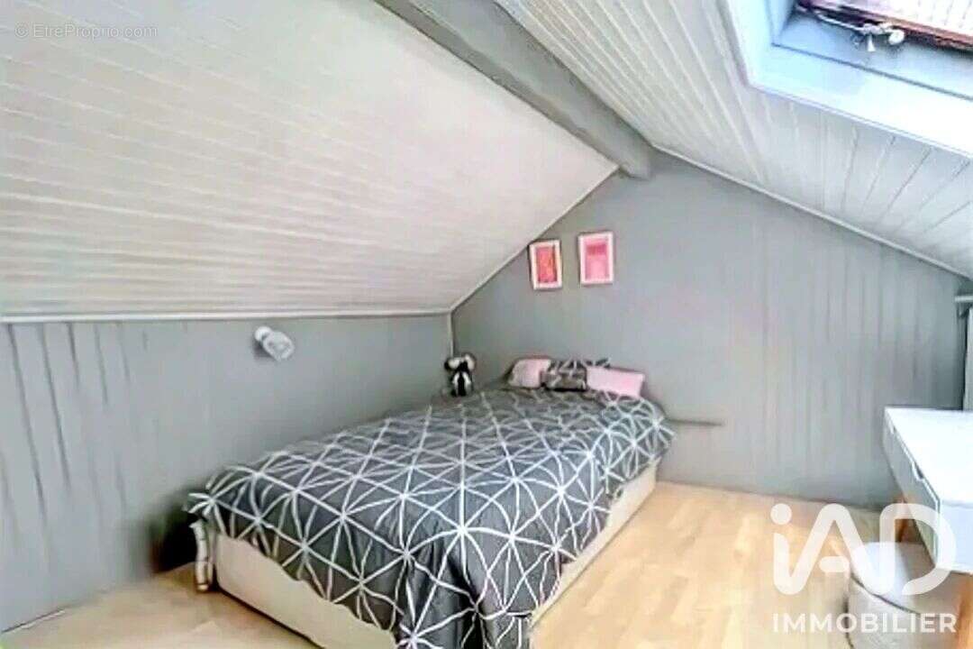 Maison 80 m² à Villeneuve-Le-Roi  - photo 8