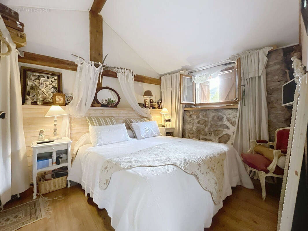 Charmante Maison de 60m² sur son Terrain de 2000m² à Valdeblore ! - photo 8