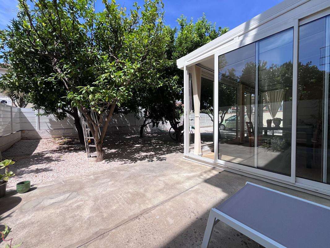 Magnifique appartement de type T2 en rez-de-chaussée avec jardin de 170 m² sans vis-à-vis et véranda de 20 m² - photo 15