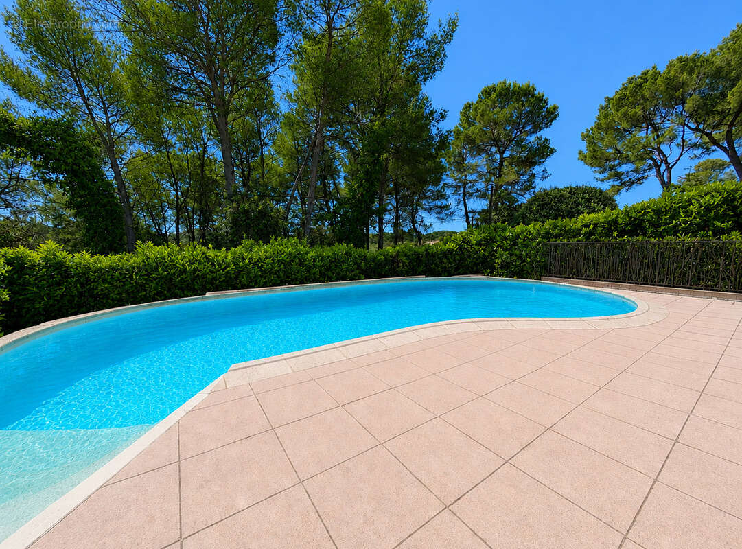 Maison à MOUGINS
