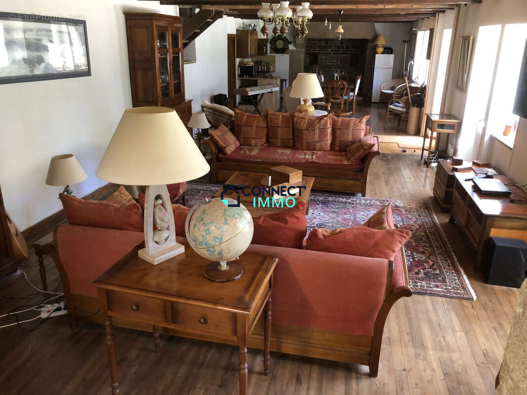 Maison 192 m² à Plevin  - photo 2