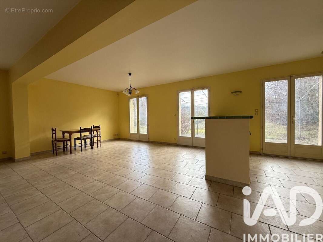 Photo 9 - Maison à VENELLES