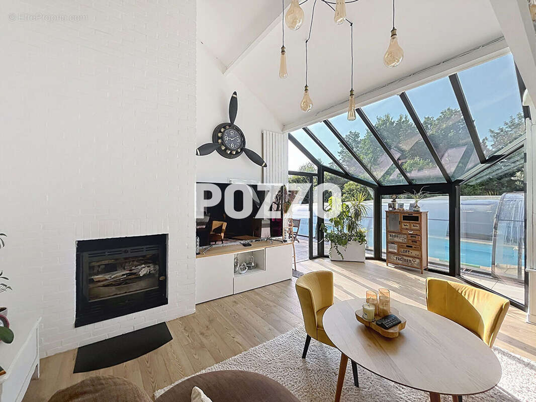 Baisse de prix - Maison proche Canisy -7 pièce(s) 162 m2 - 4 chambres -Piscine et garage double - photo 10