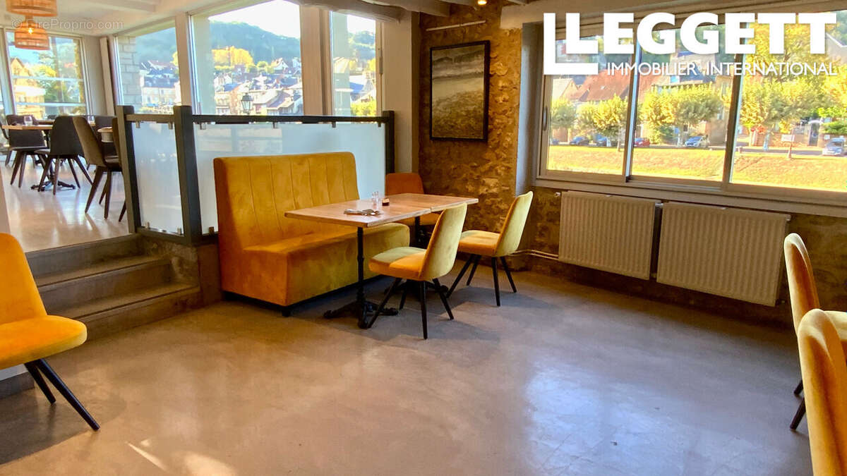 Commerce à MONTIGNAC