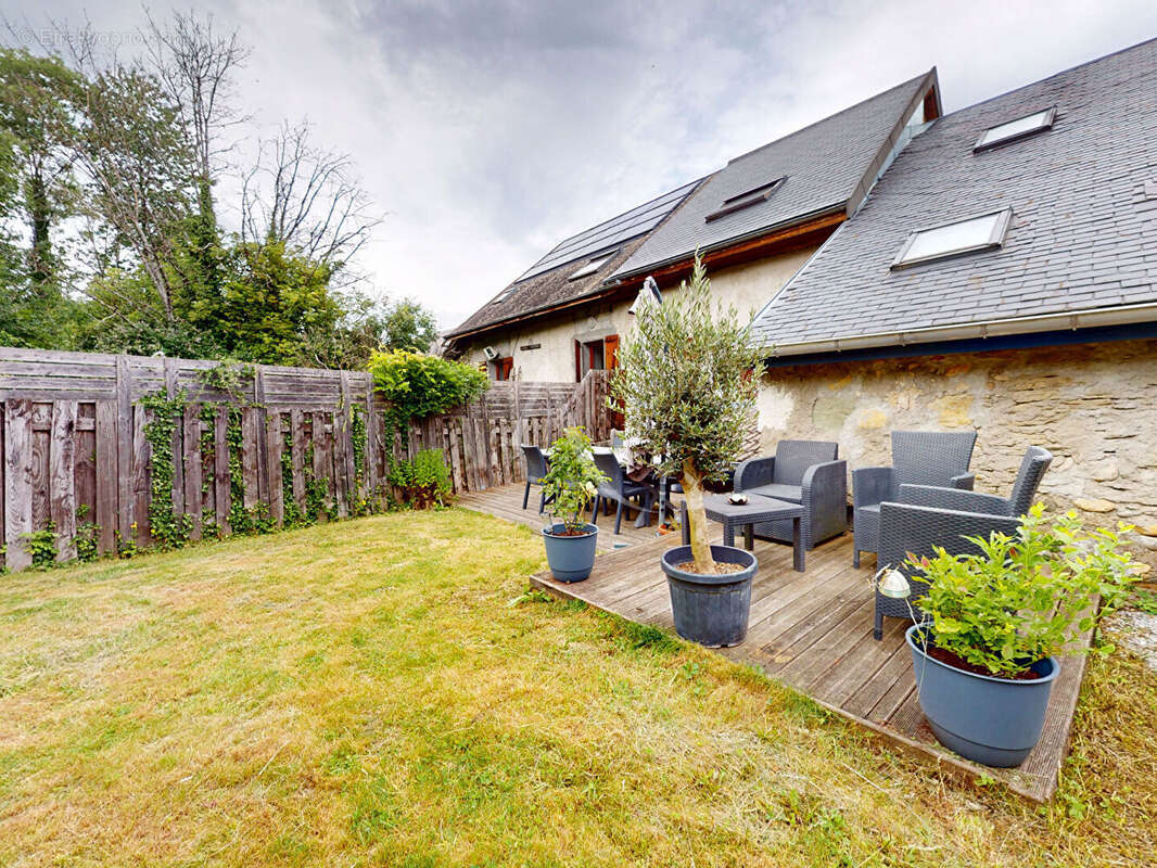 LORNAY, proche Rumilly - Charmante maison de village avec jardin et 2 chambres - photo 2