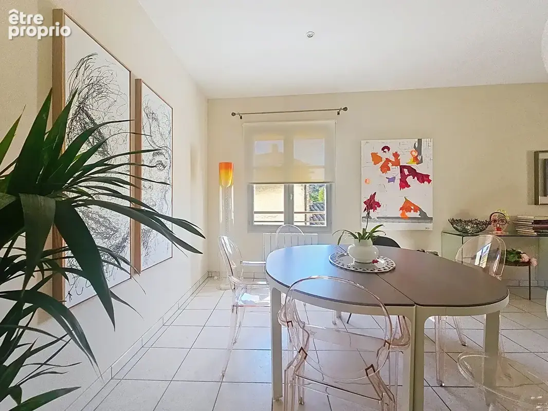 Villeneuve-lès-Avignon. Appartement 3 pièces de 102 m² avec ascenseur et parking - photo 5