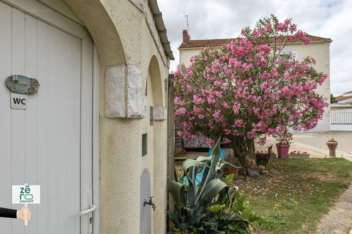 Maison familiale de 160?m2   6 pièces   Sud Vendée   Terrain arboré   DPE B - photo 21