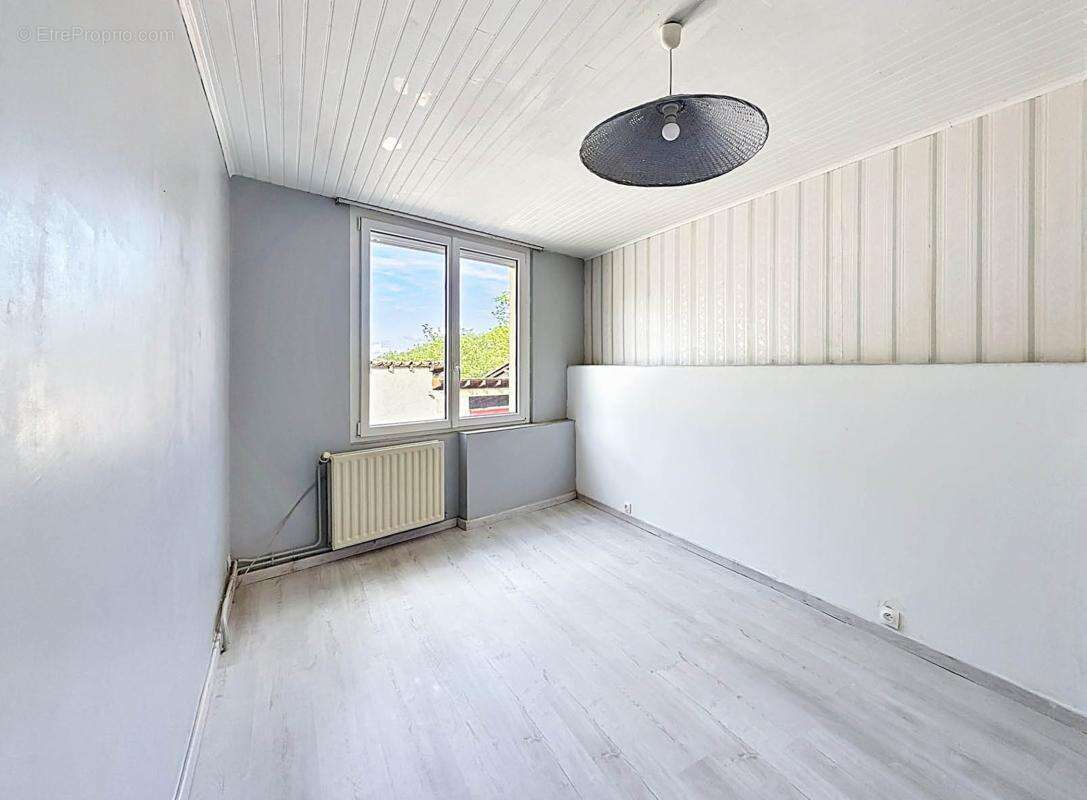 Maison 94 m² à Valfleury  - photo 8