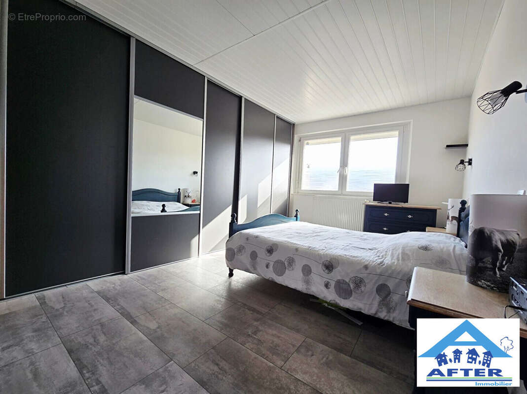 Maison à AZERAILLES