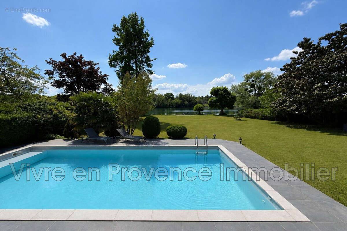 Maison 146 m² à Nandy  - photo 7