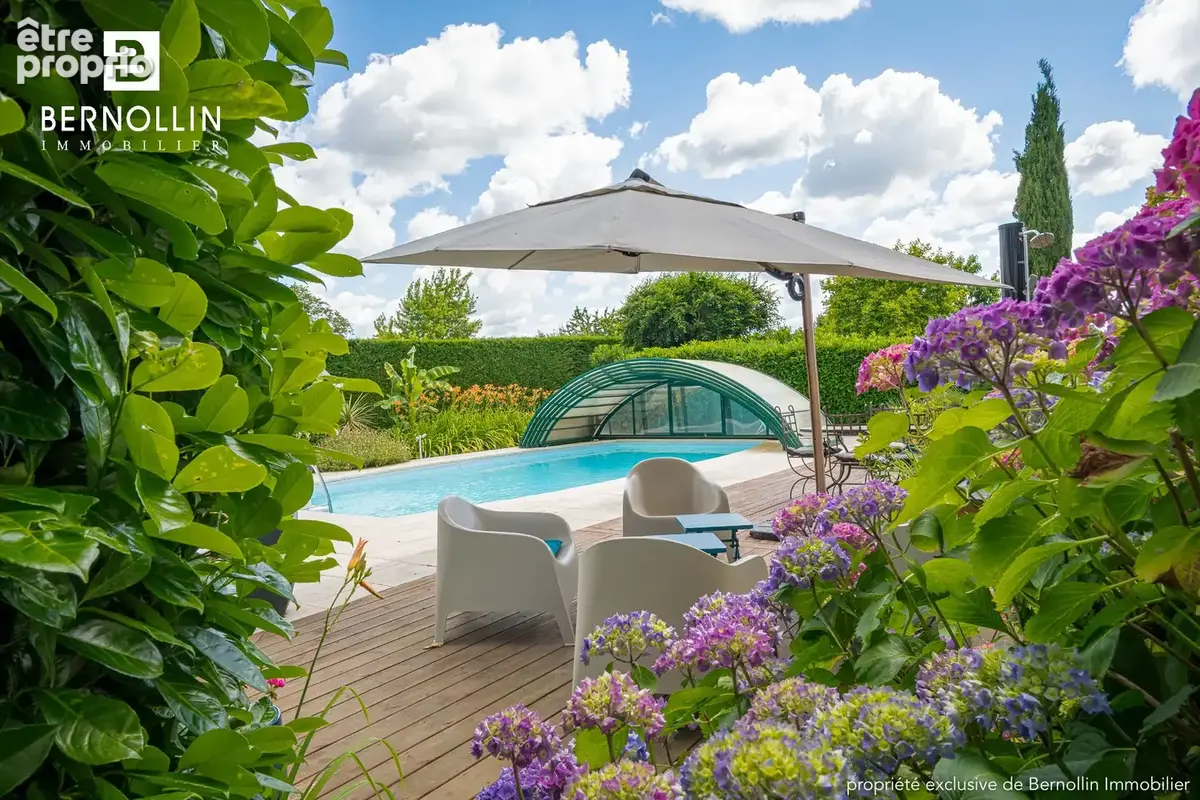 COUP DE COEUR à Curtafond - Propriété de charme de 300 m2 - 11 pièces - photo 3