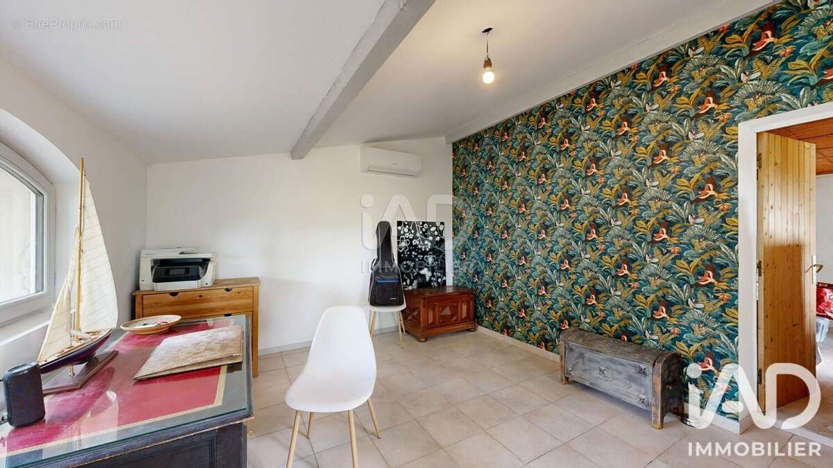 Photo 7