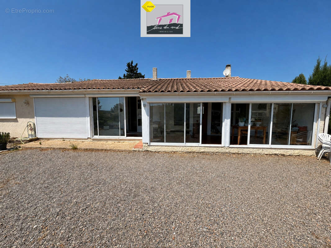 Maison de plain-pied de 139 m2 avec piscine sur une parcelle constructible de 2 710 m2 - photo 11