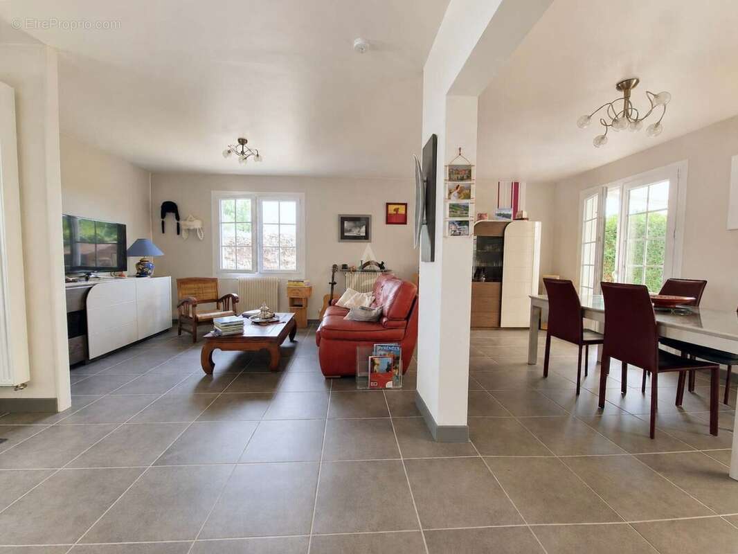 Maison T4 de plain-pied avec jardin, garage et stationnements à Pau - photo 3