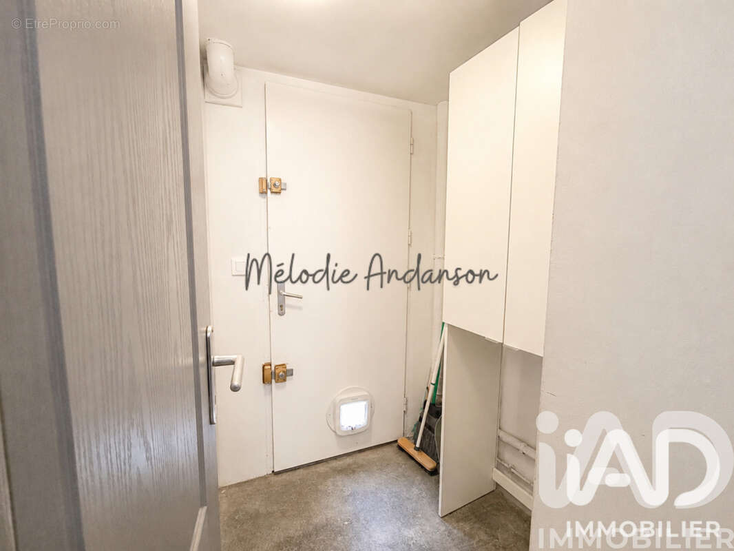 Maison 67 m² à Saint-Jean-Les-Deux-Jumeaux  - photo 6