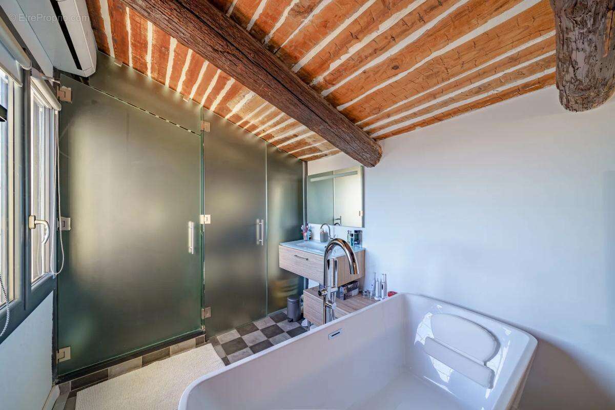 Appartement à AIX-EN-PROVENCE