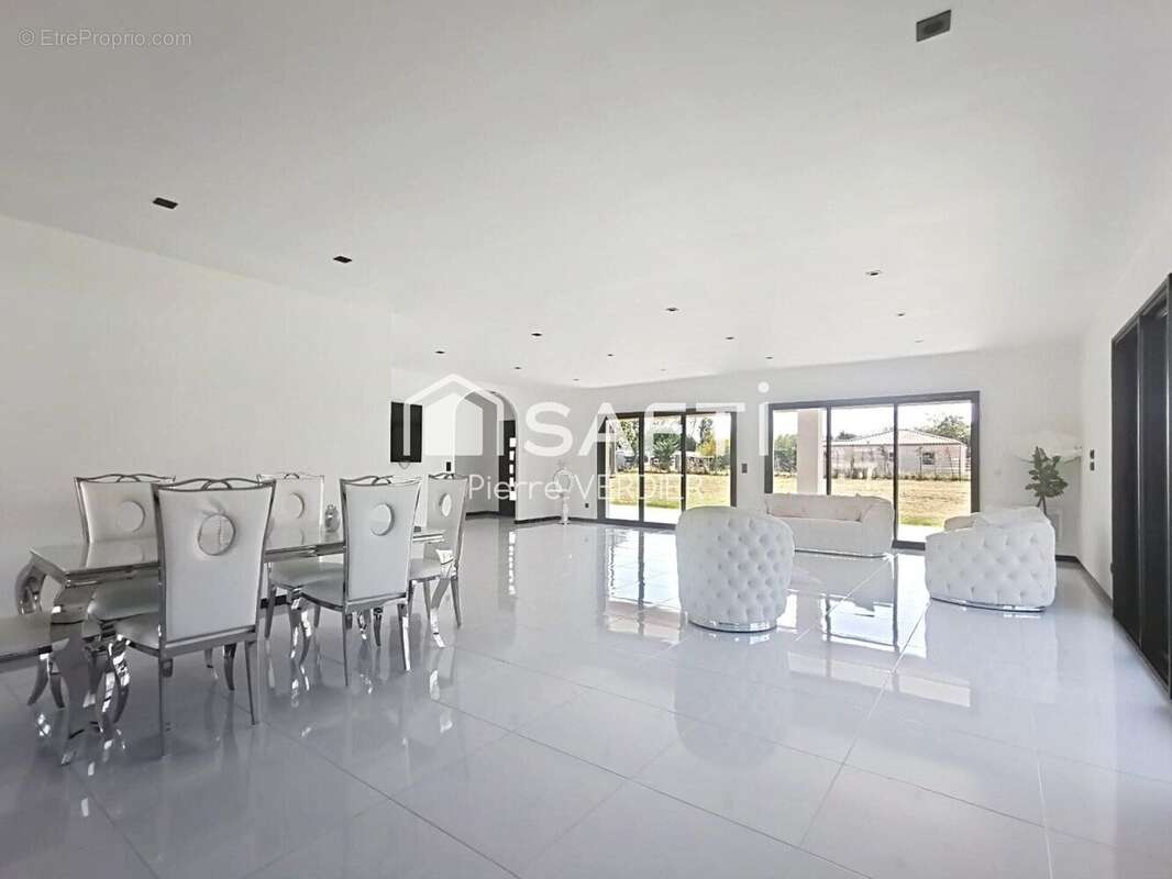 Photo 2 - Maison à AMBARES-ET-LAGRAVE