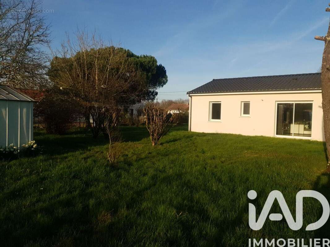 Photo 3 - Maison à LES PEINTURES