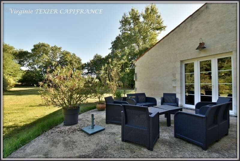 Maison à vendre 10 pièces VILLENEUVE LA COMTESSE (17) sur 4800 m² de terrain avec dépendances - photo 16