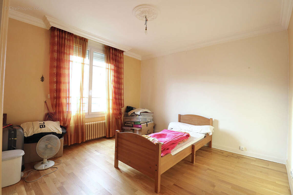 Maison à SAINT-MAUR-DES-FOSSES