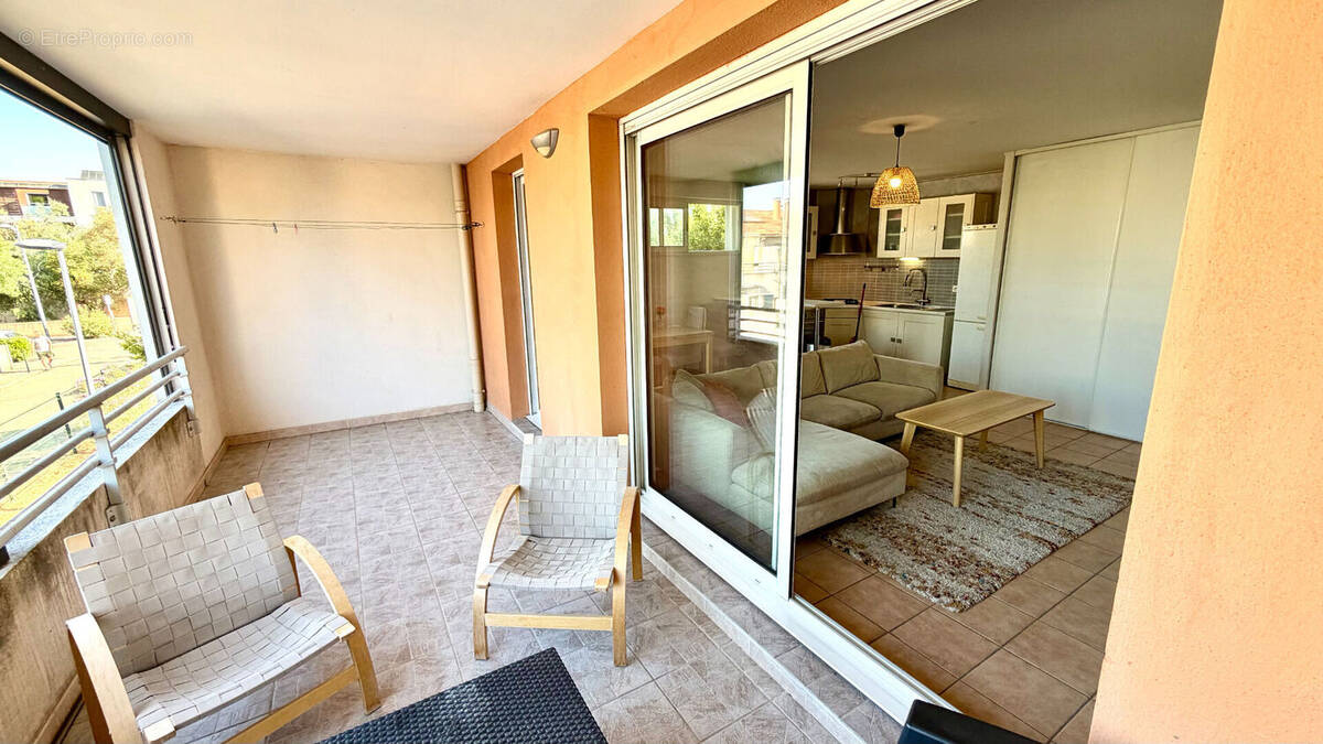 Appartement à ENTRAIGUES-SUR-LA-SORGUE
