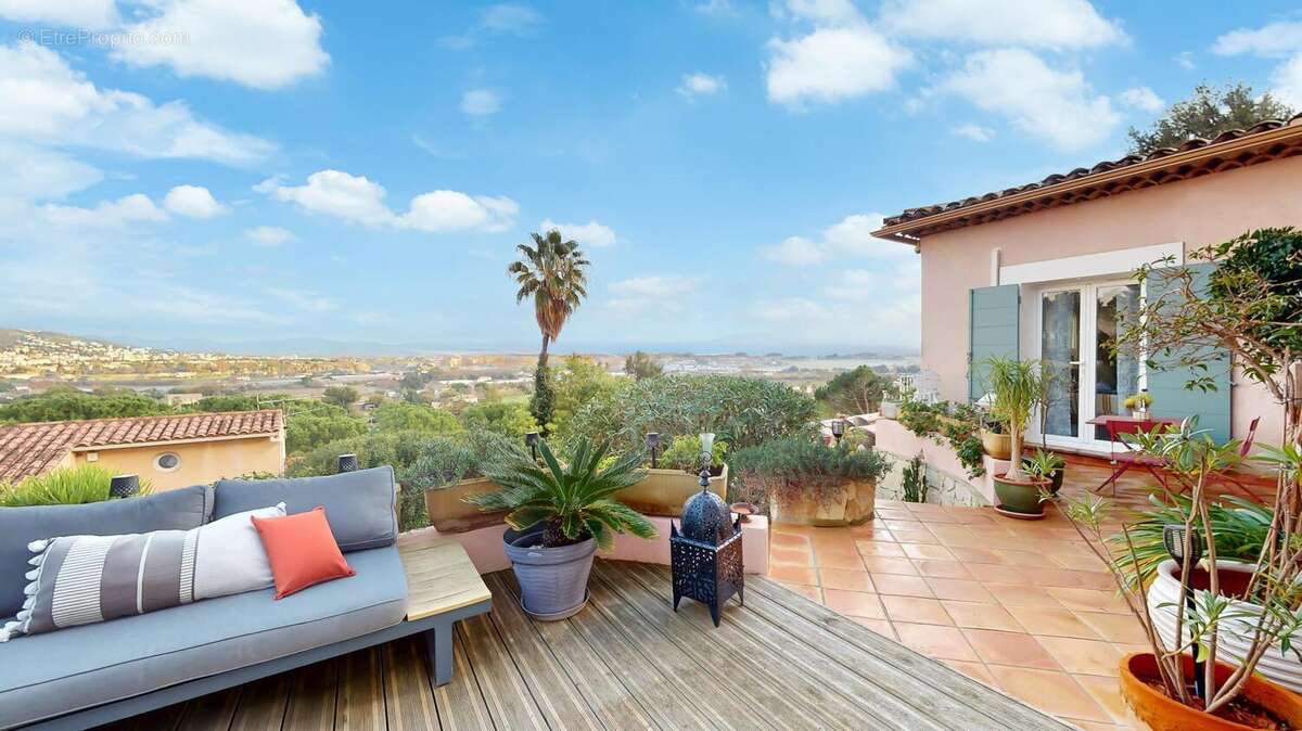 Maison 145 m² à Hyeres  - photo 4