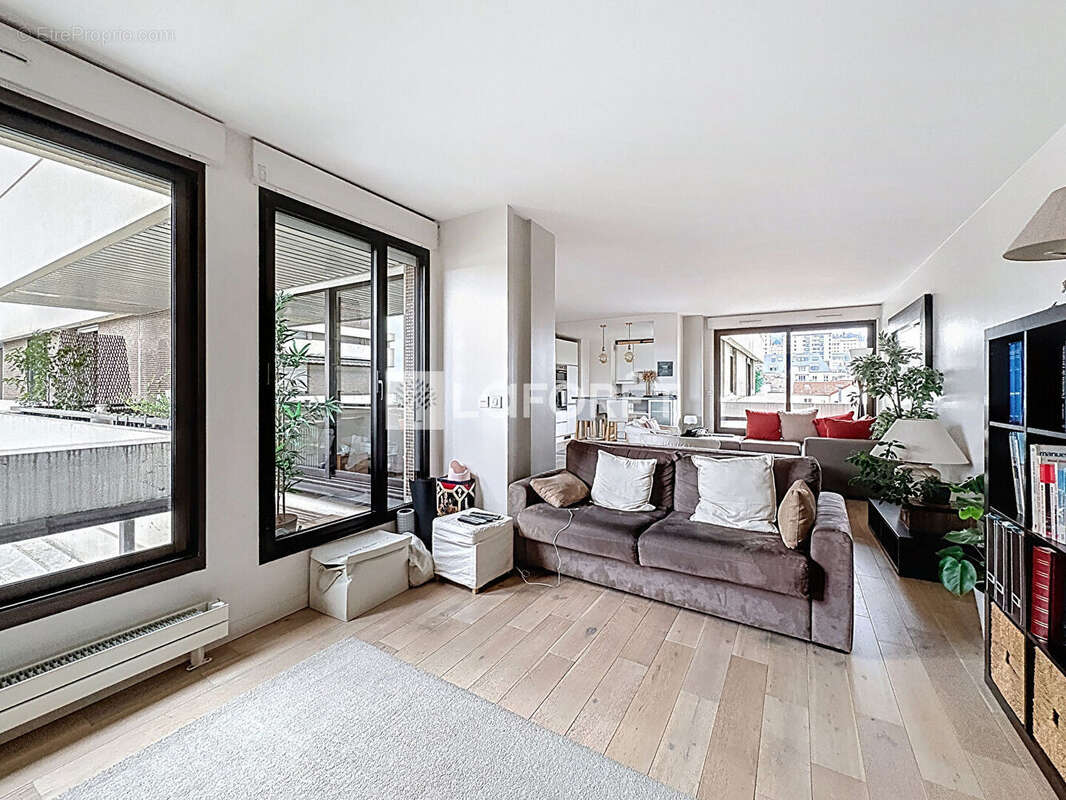 Appartement à SURESNES